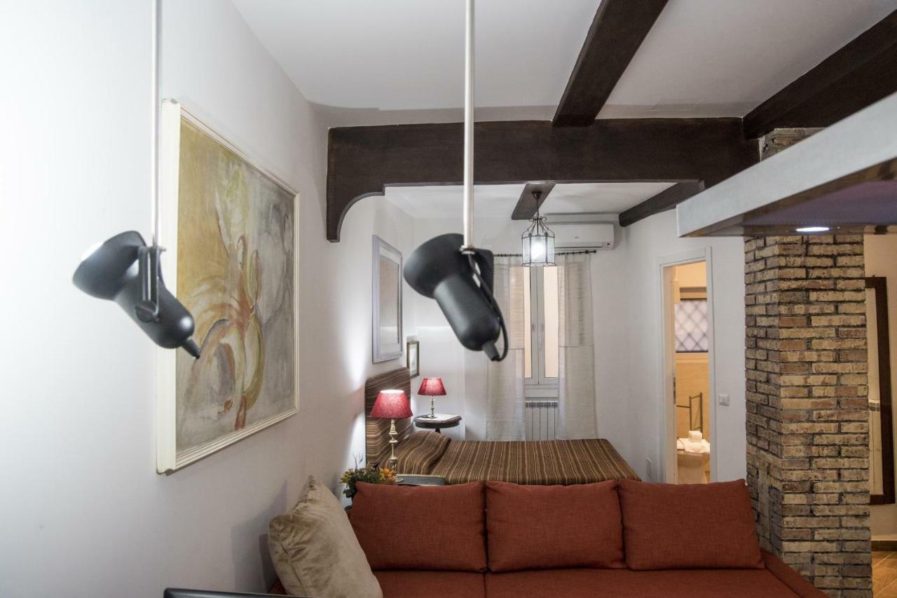Campo De' Fiori Apartment โรม ภายนอก รูปภาพ